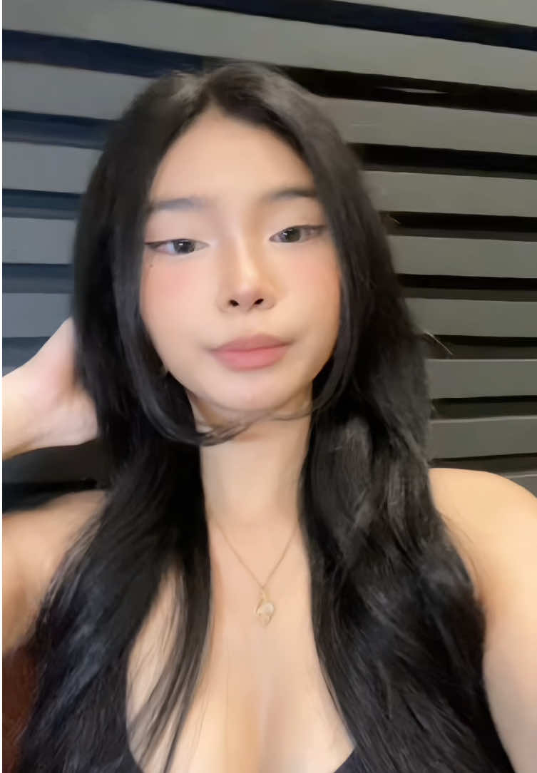 @𝒴