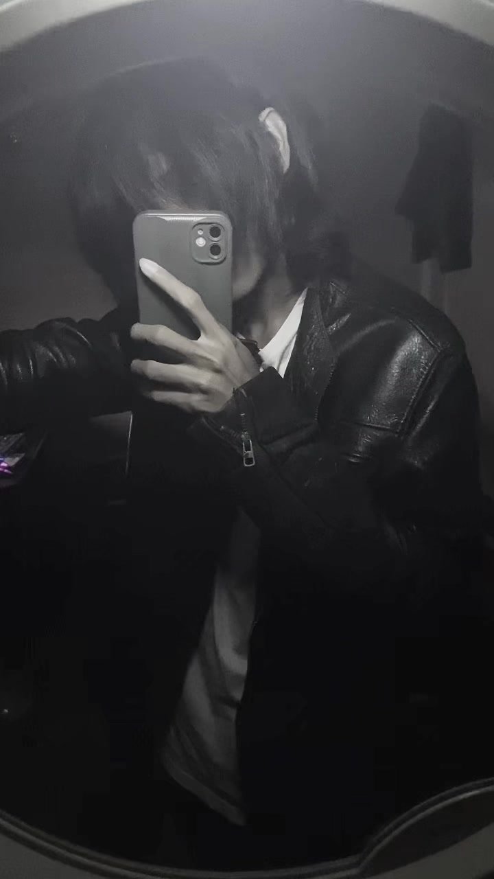@l0ren_9