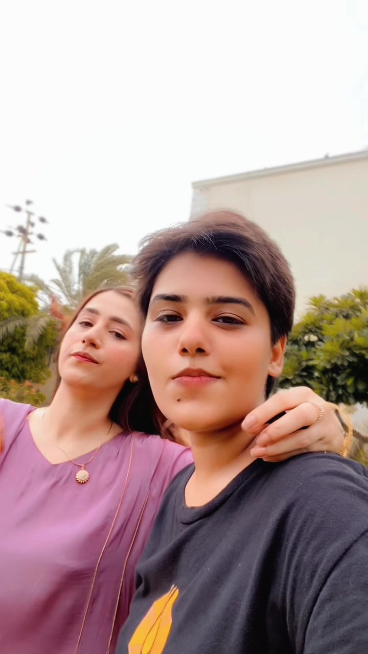 @Fiz🏳️