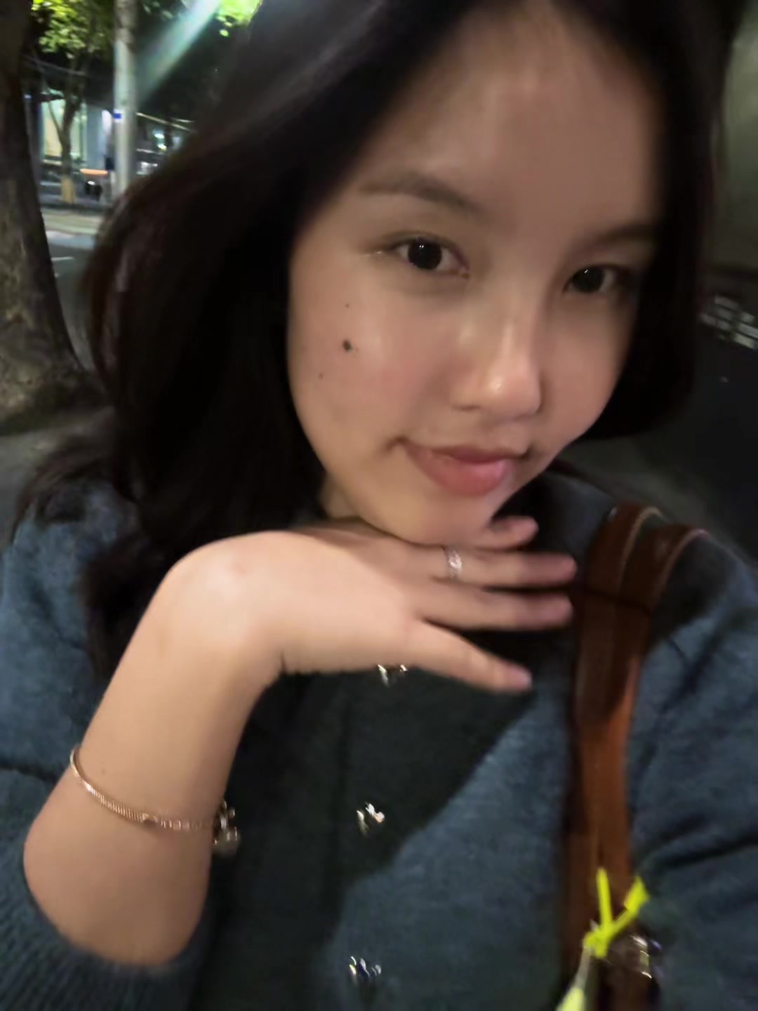 @_reshika_
