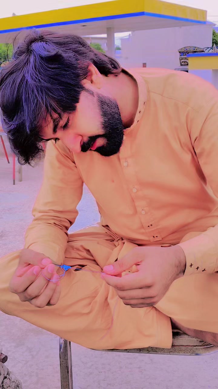 @shani 😍S😘 like follow 😵😡