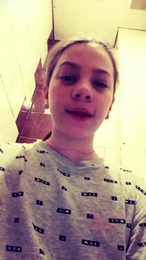 @мила