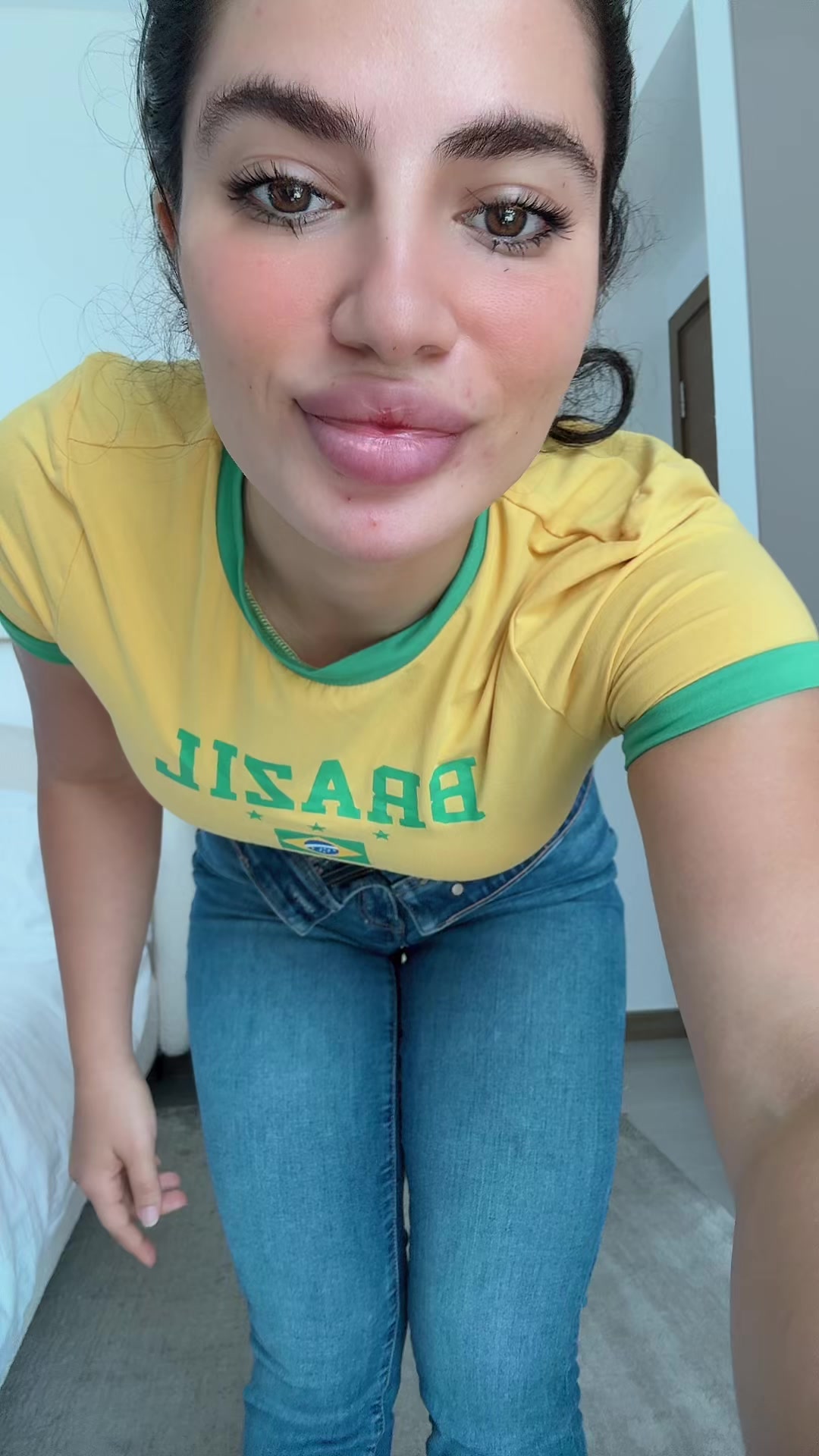 @queenmira