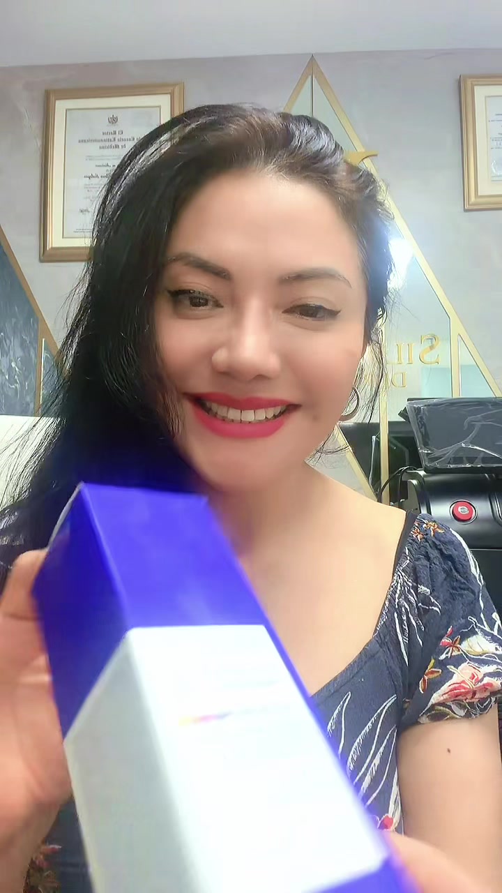 @Dra&ensp;Silvia&ensp;Lorena&ensp;FLORES&ensp;derma