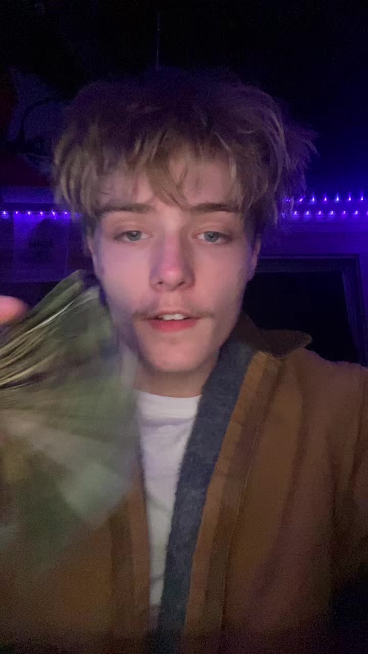 @dee