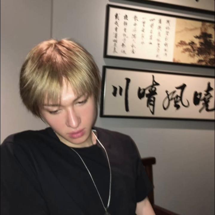 @๐ฉ