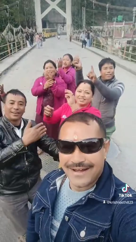 @भक्तलाल श्रेष्ठ