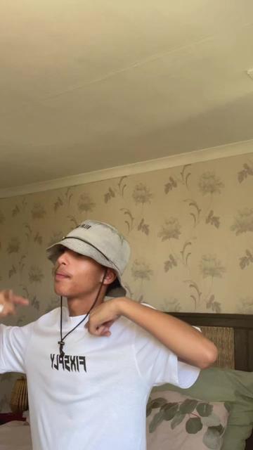 @itsyourboysky📍!