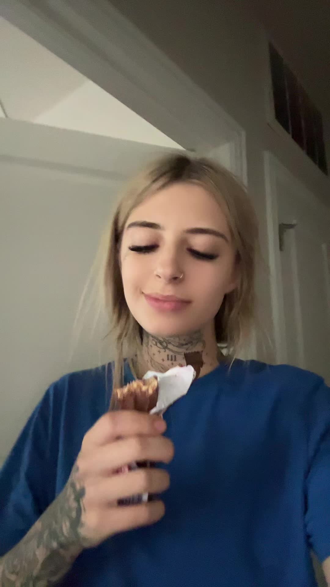 Lilyrrrose (@remmy2skreet) - Urlebird