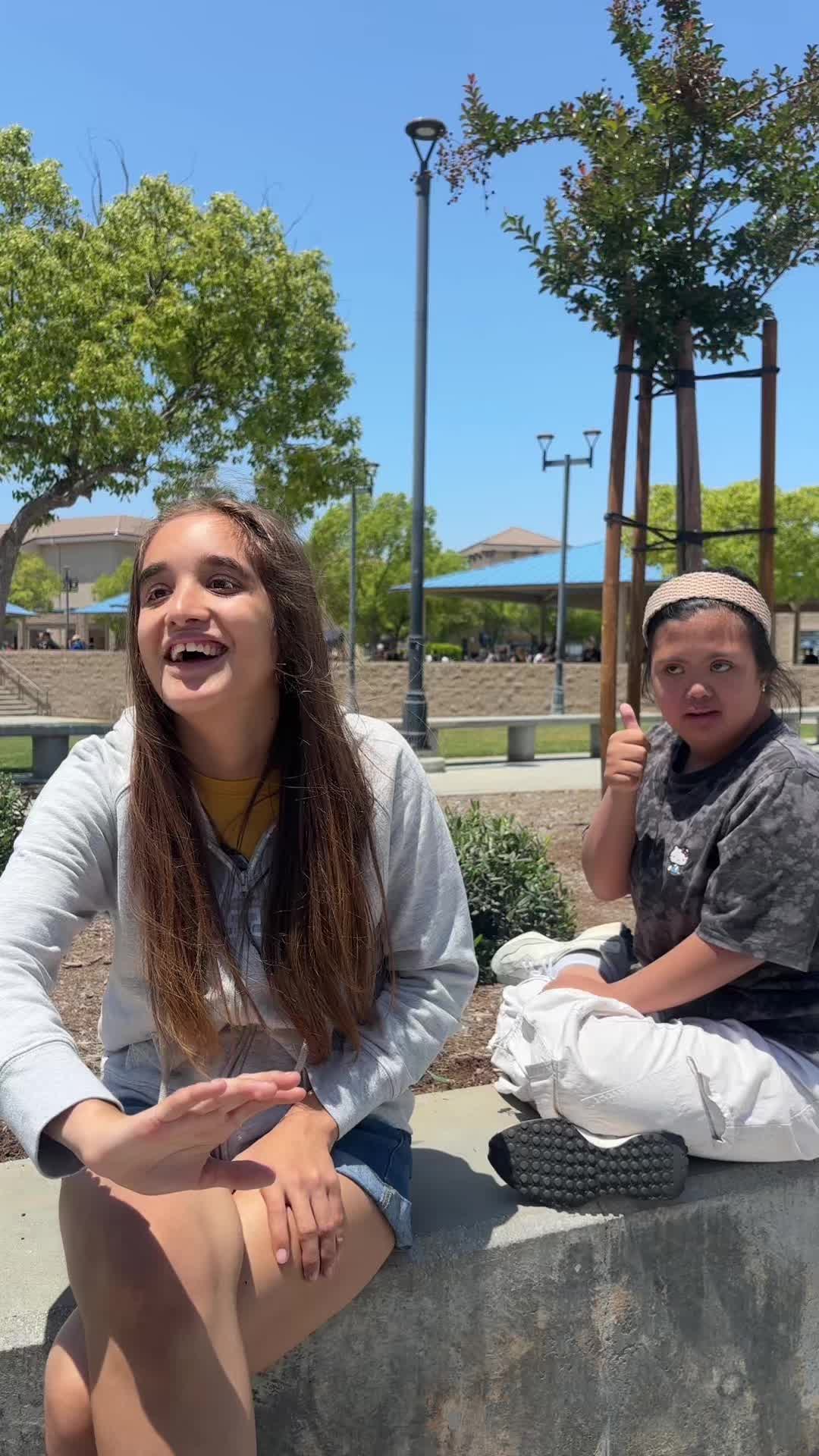 @ella 💩
