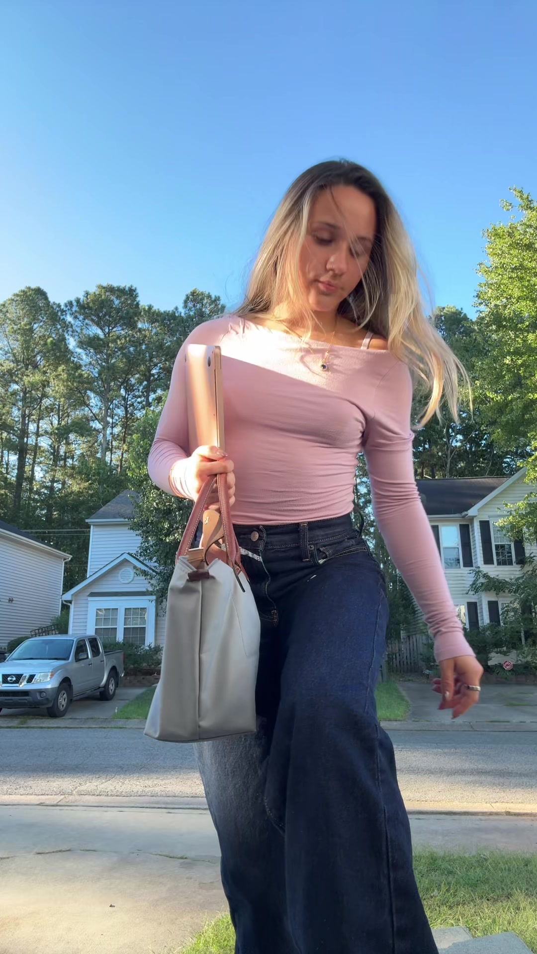 @Lara