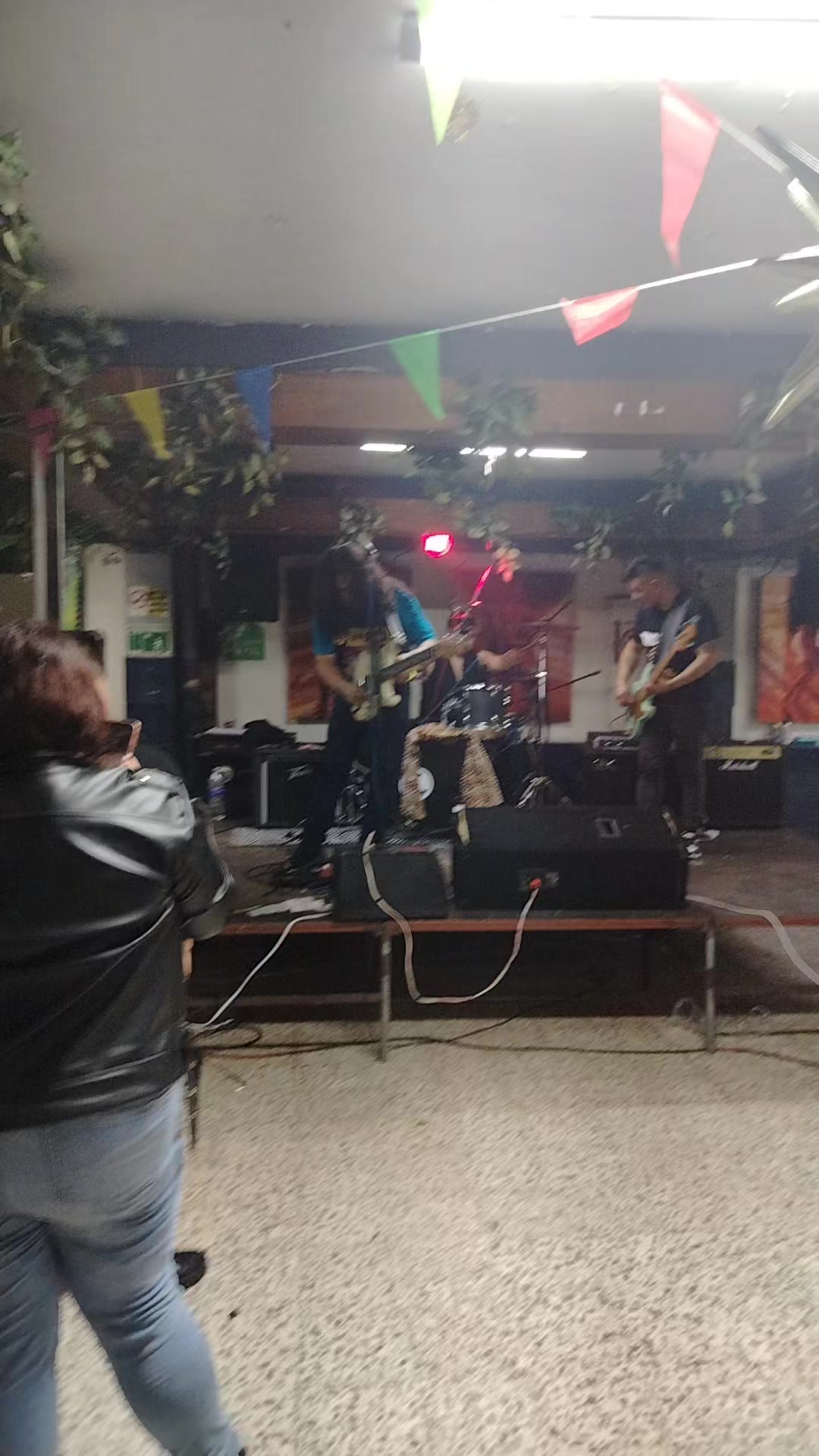 @Brebaje Extraño