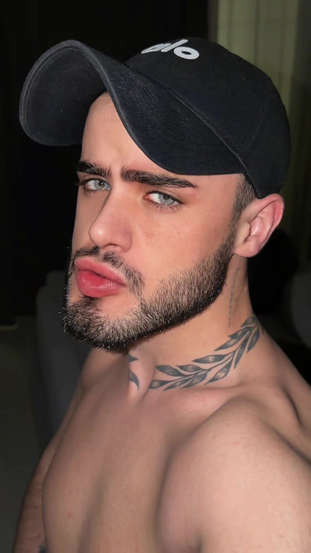 @Alex.Alexis