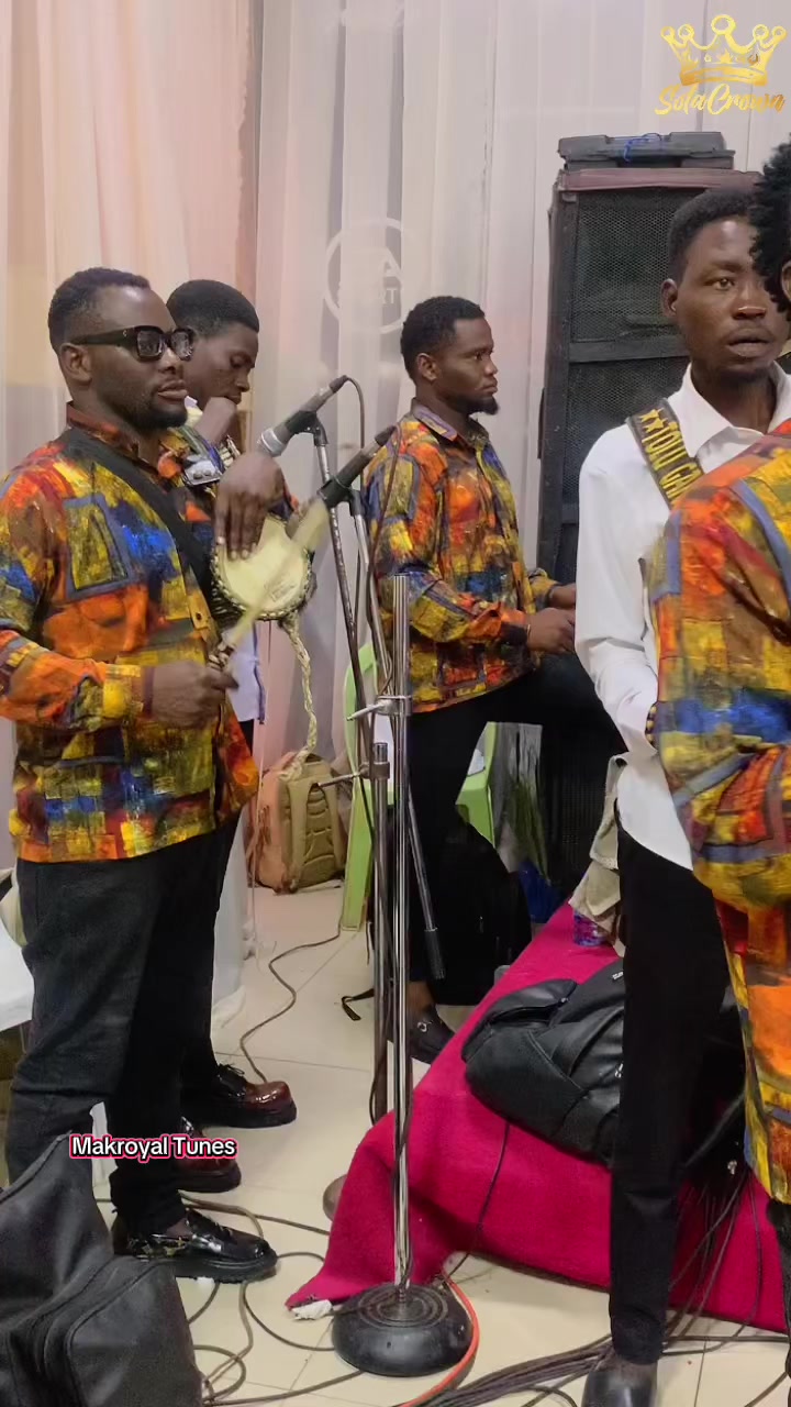 @Makroyal
