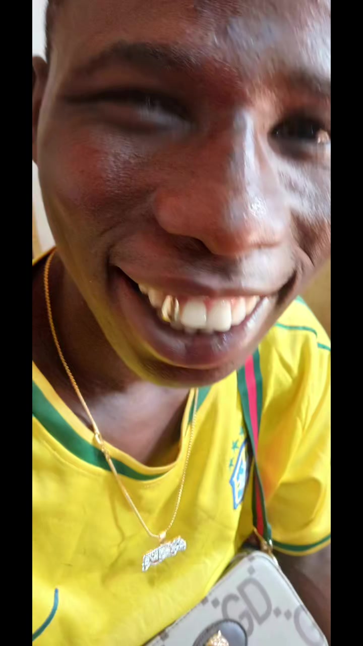 @Djoballa le dentiste
