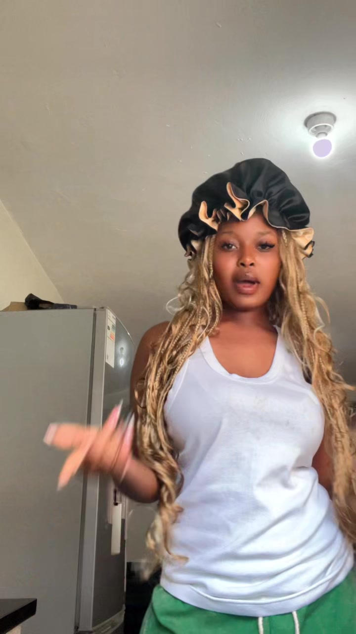 @just_onashe.