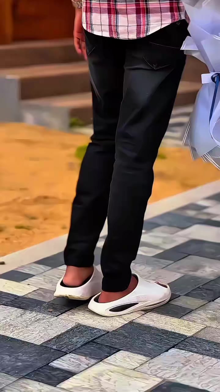 @๐๐๐ก๐ซ๐๐ง_๐๐จ๐จ๐ฅ_๐๐จ๐ฒ