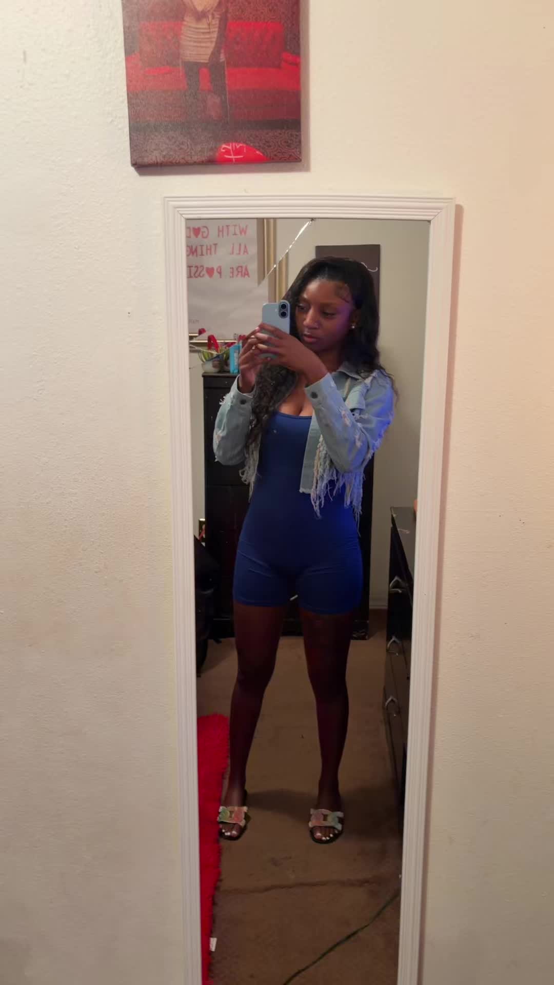 @nevaehquinaee 👩🏾❤️💋👩🏾
