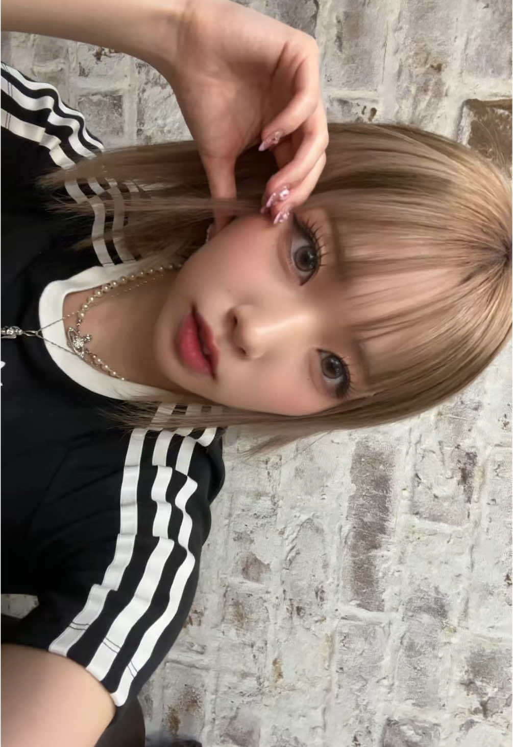 @𝐣