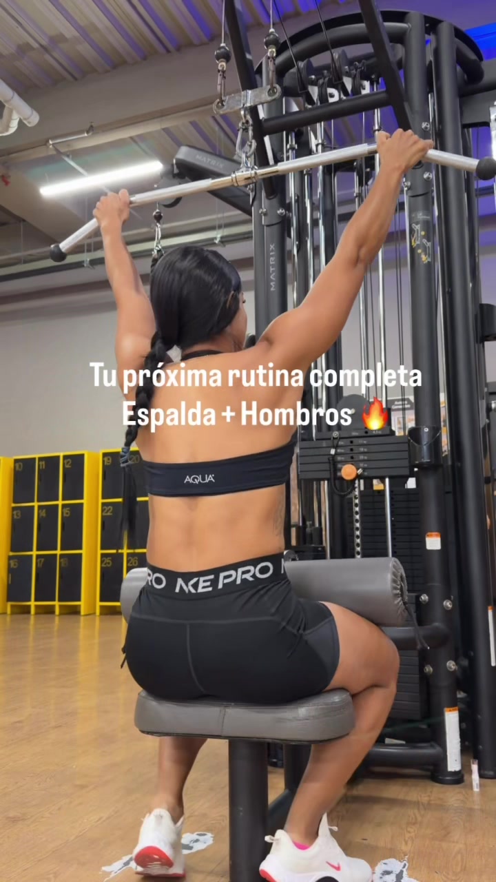 @lillymolinafit
