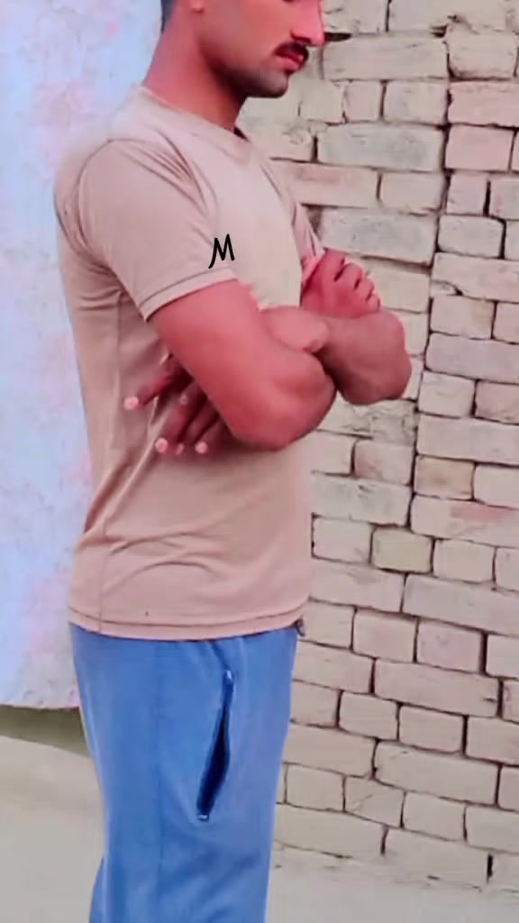 @𝒇𝒂𝒓𝒐𝒐𝒒 𝒂𝒃𝒃𝒂𝒔 ☄️