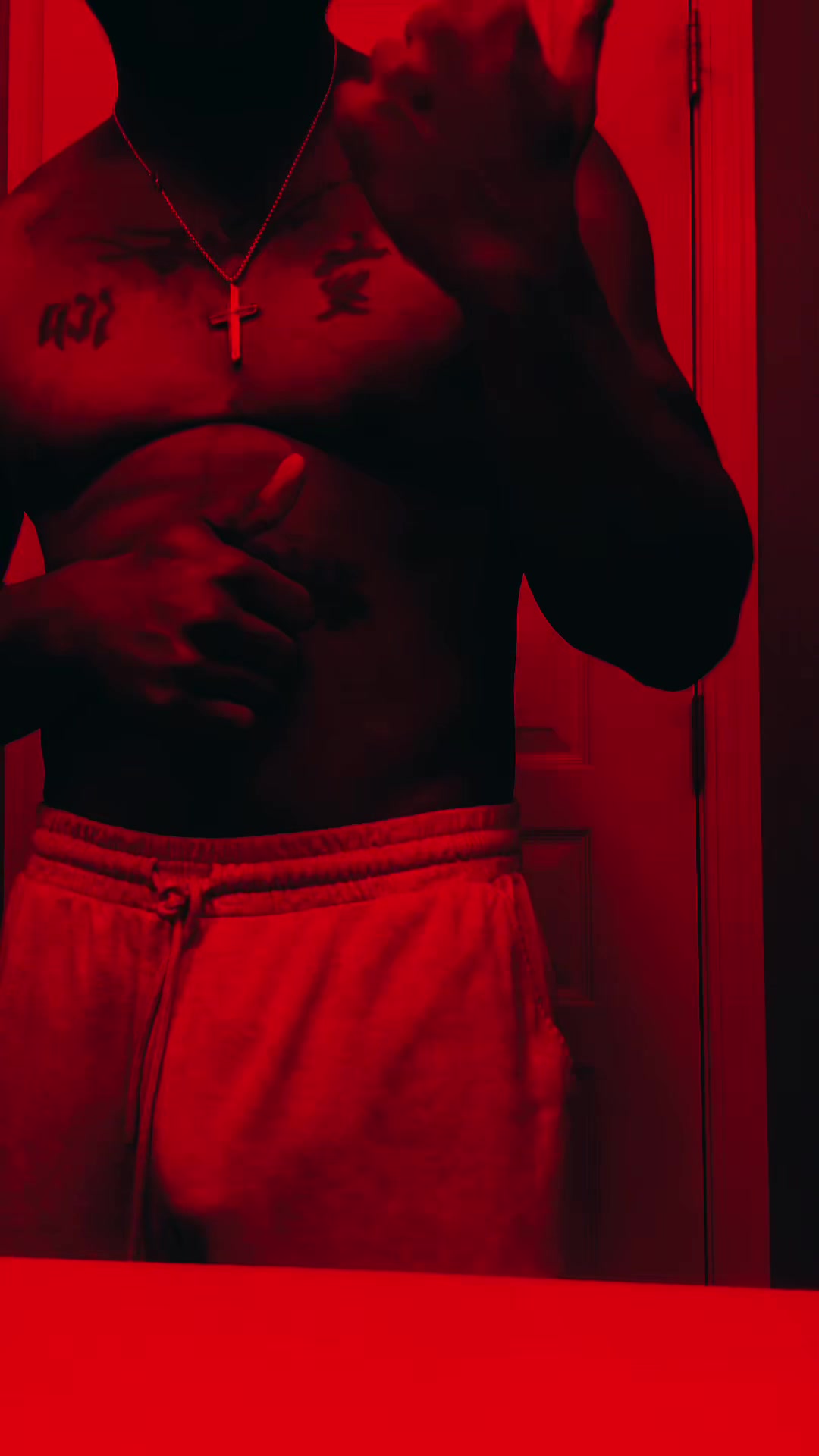 @ChrisPlusSix🖤