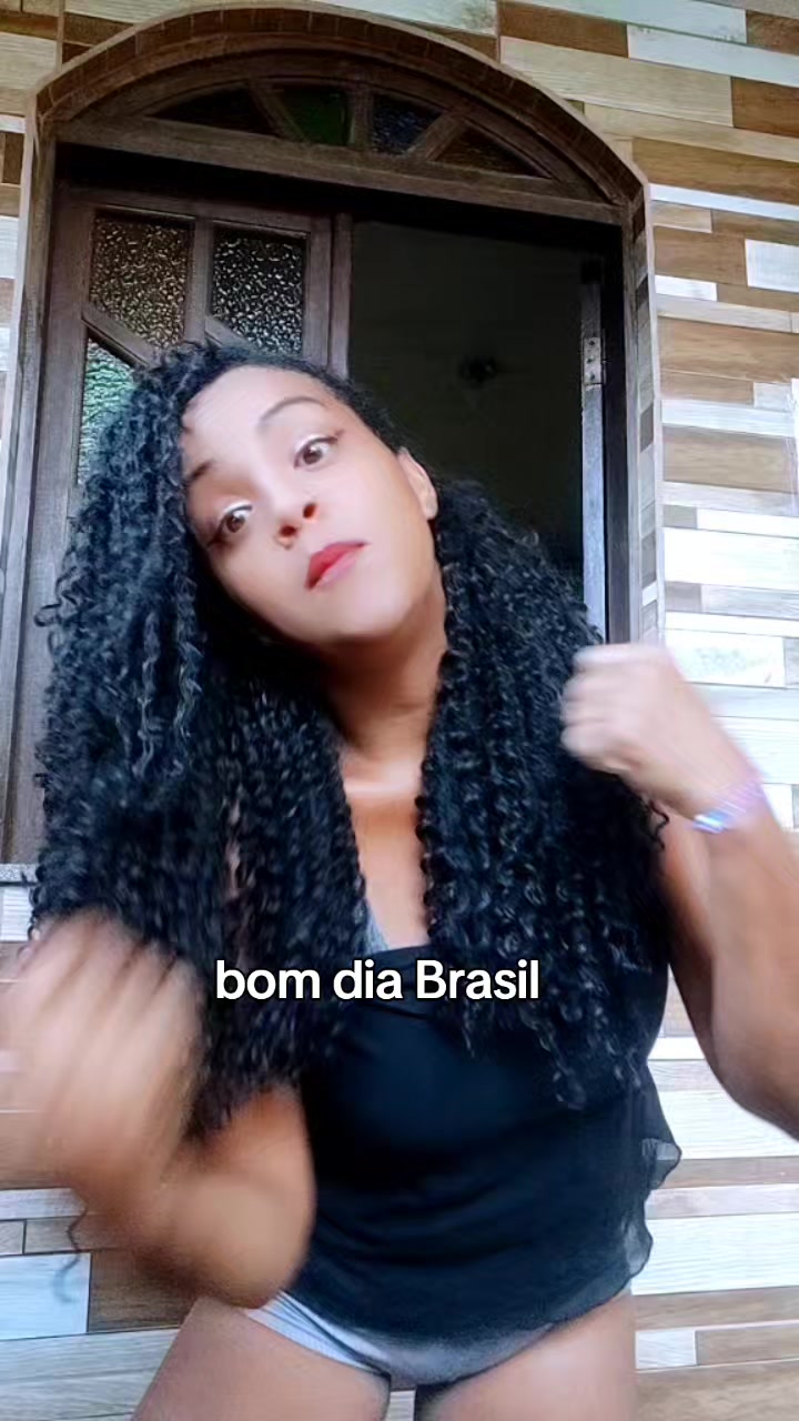 @Lucy a guria do short sexy