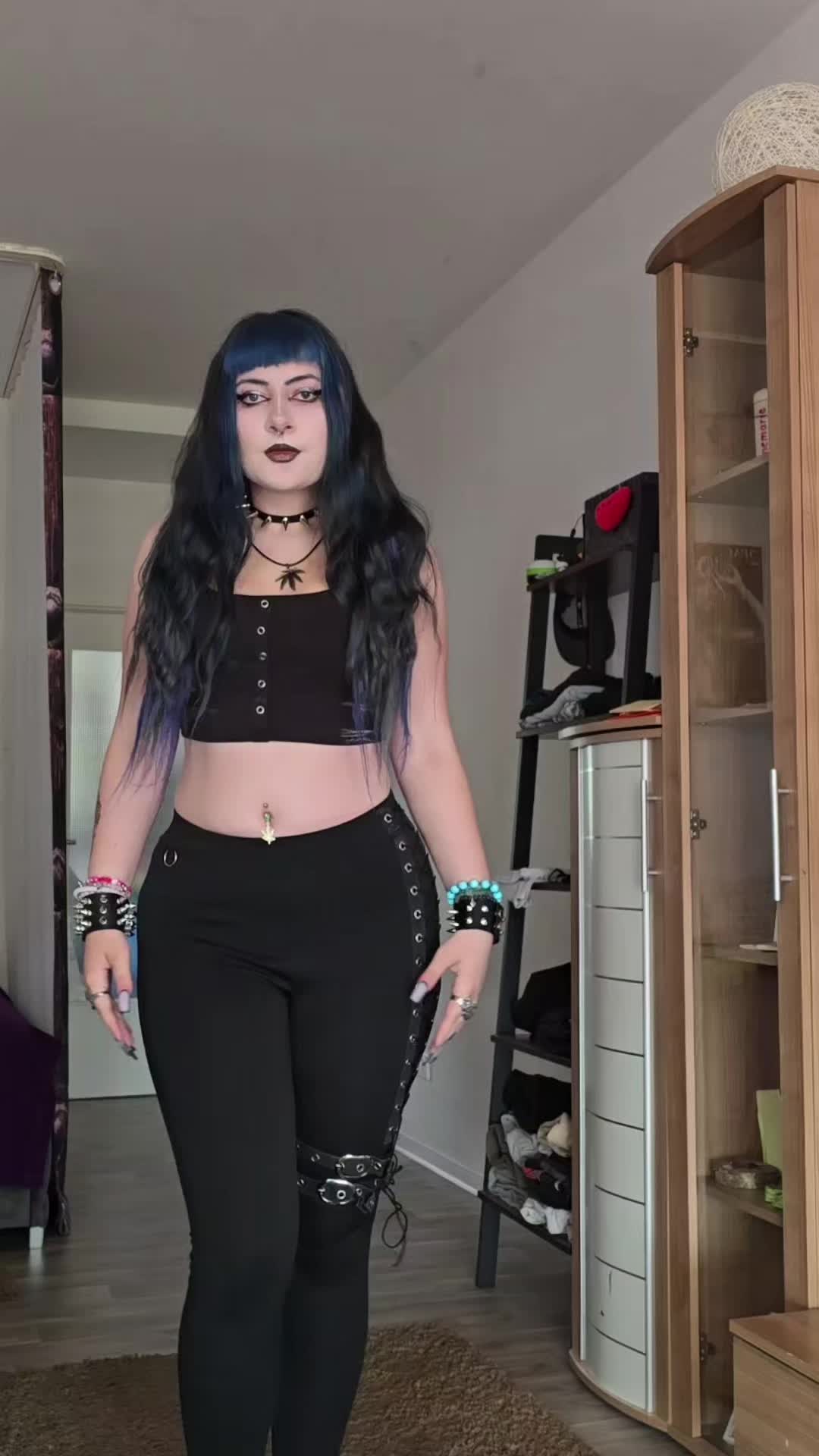 @vampire 🦇🐍
