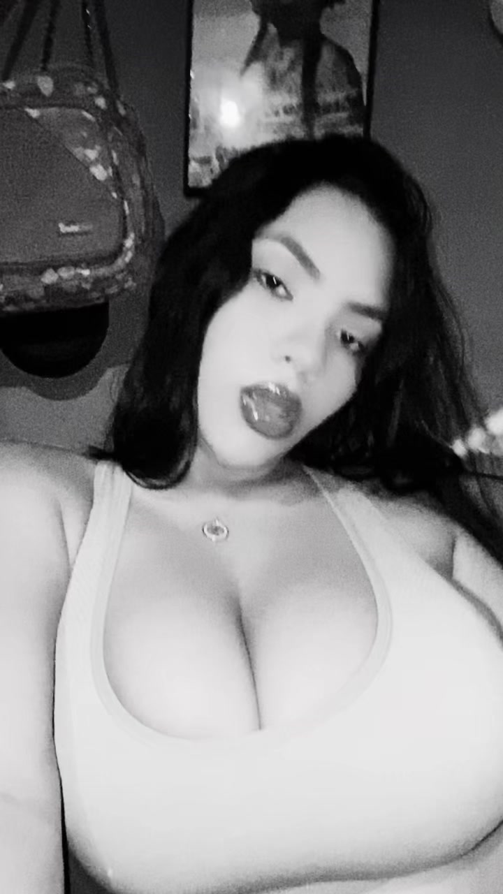 @Leyangomez_
