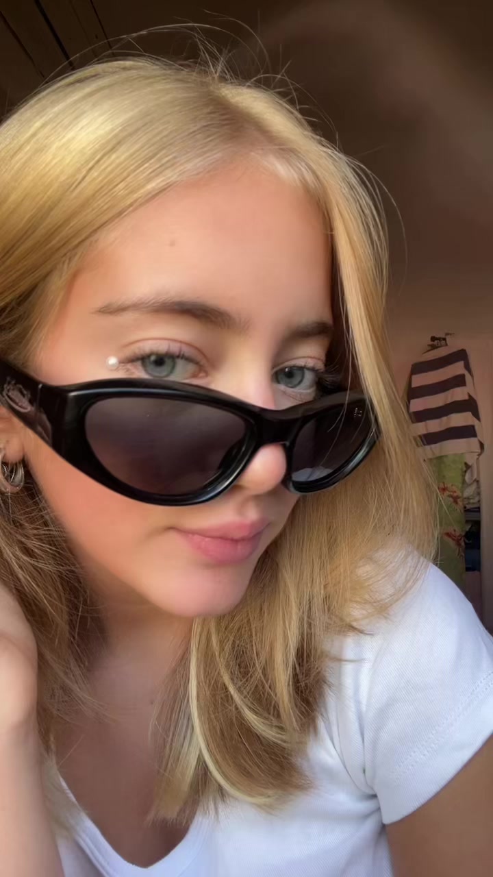 @Dumb_blonde