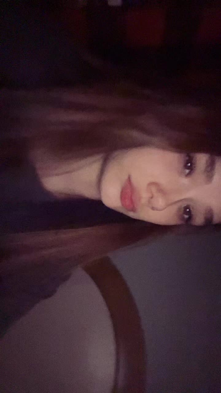 @Izabella💚