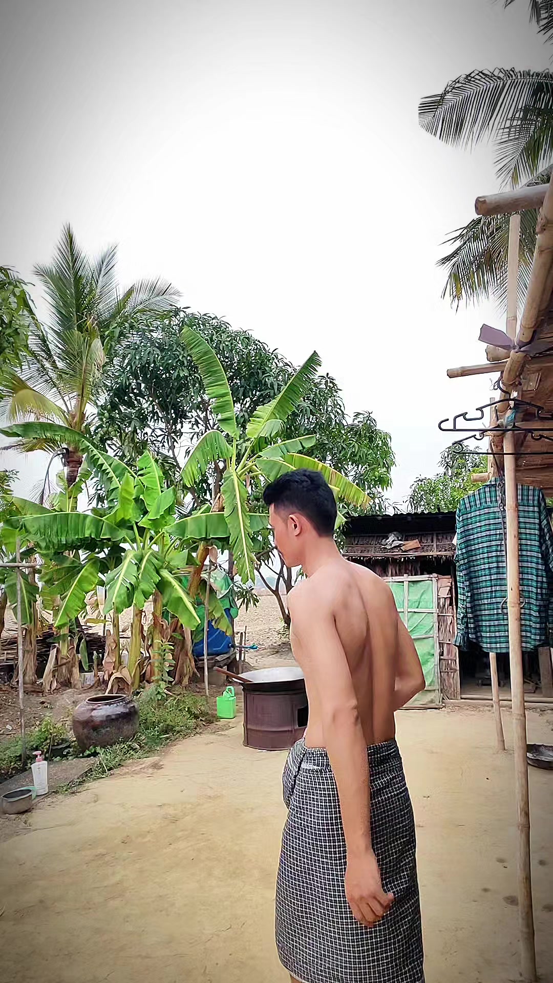 @လူ့ဂွစာ  {Thu ya Oo}