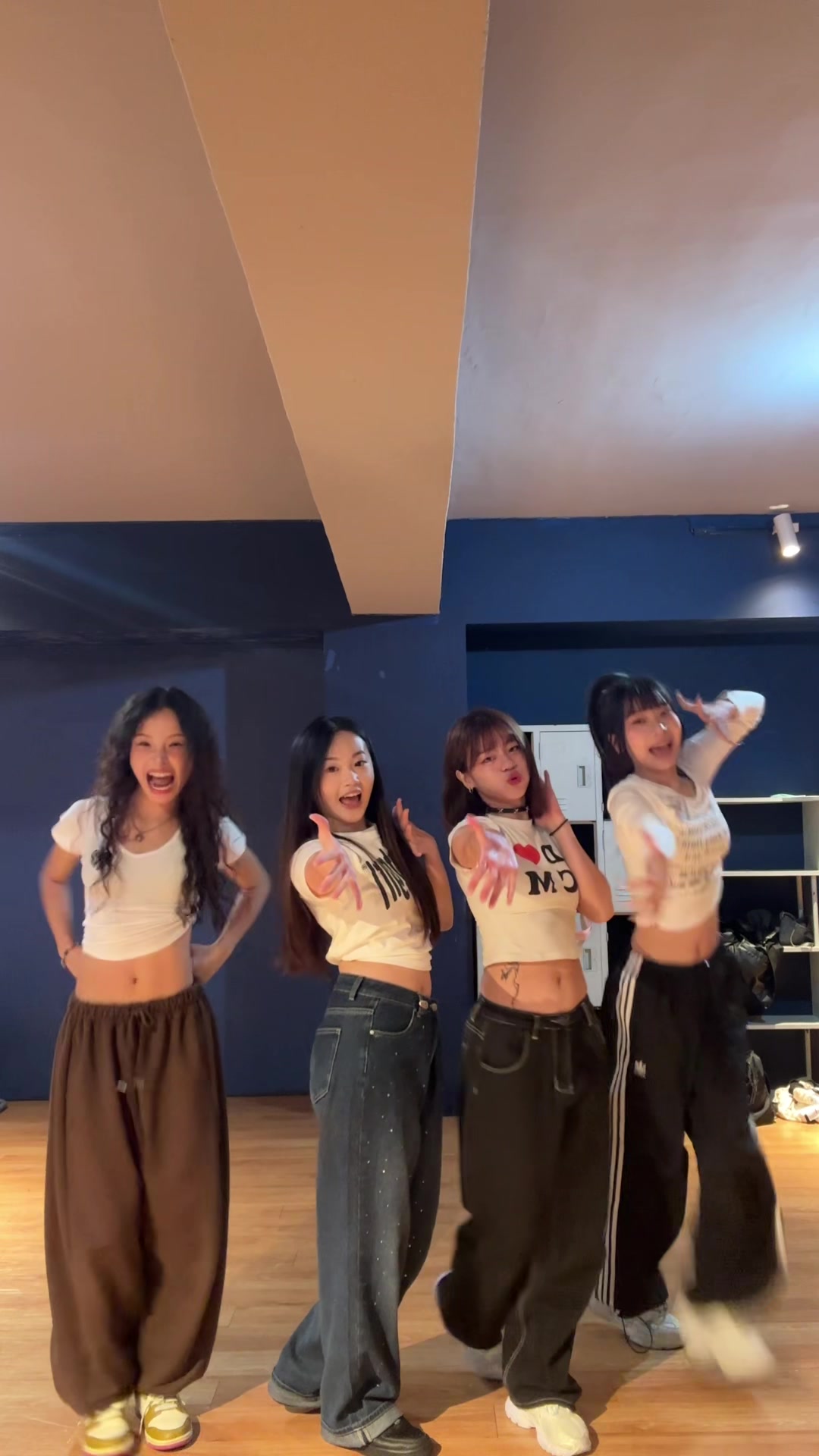 @Mega🍒