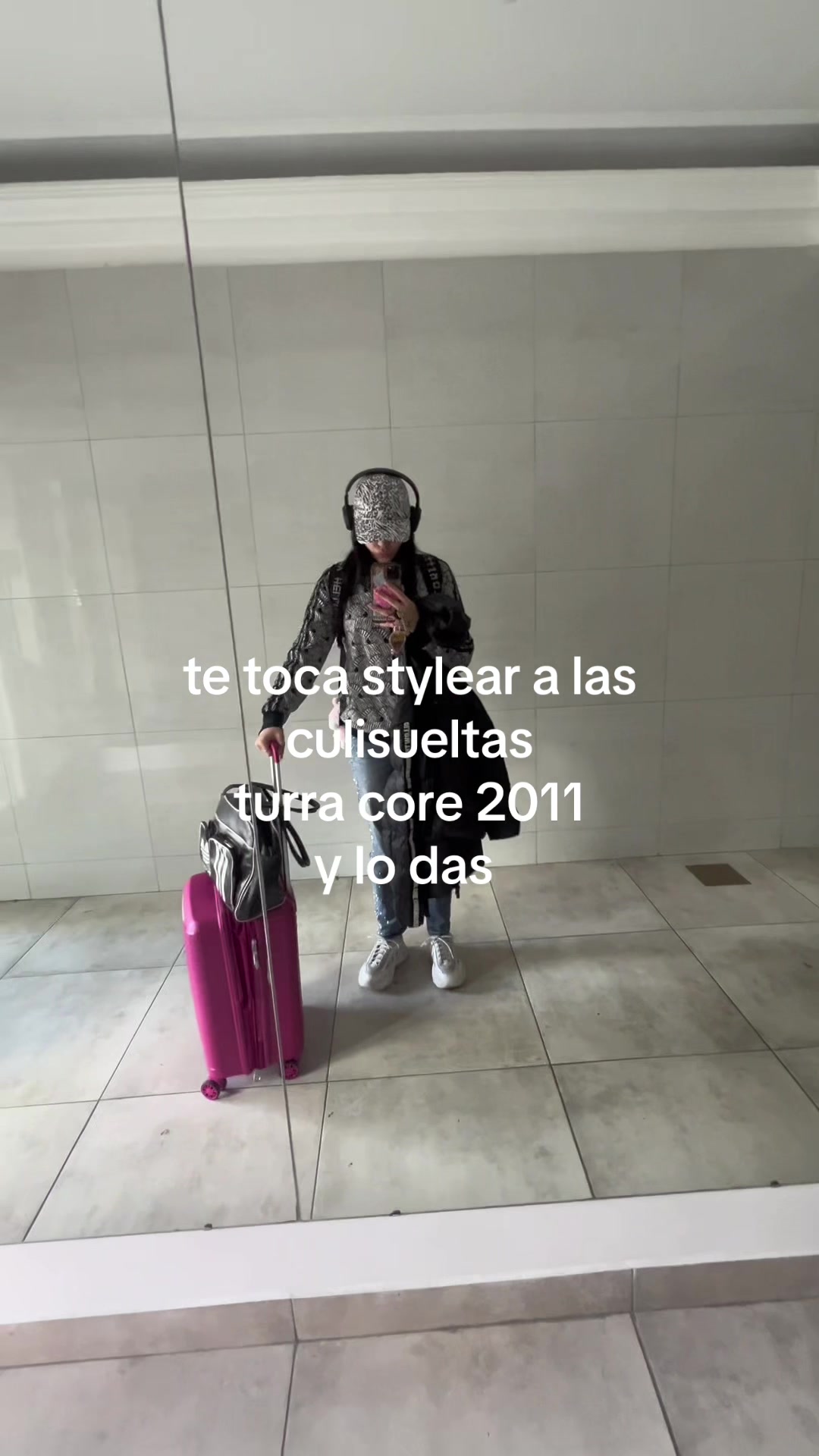 @holalola