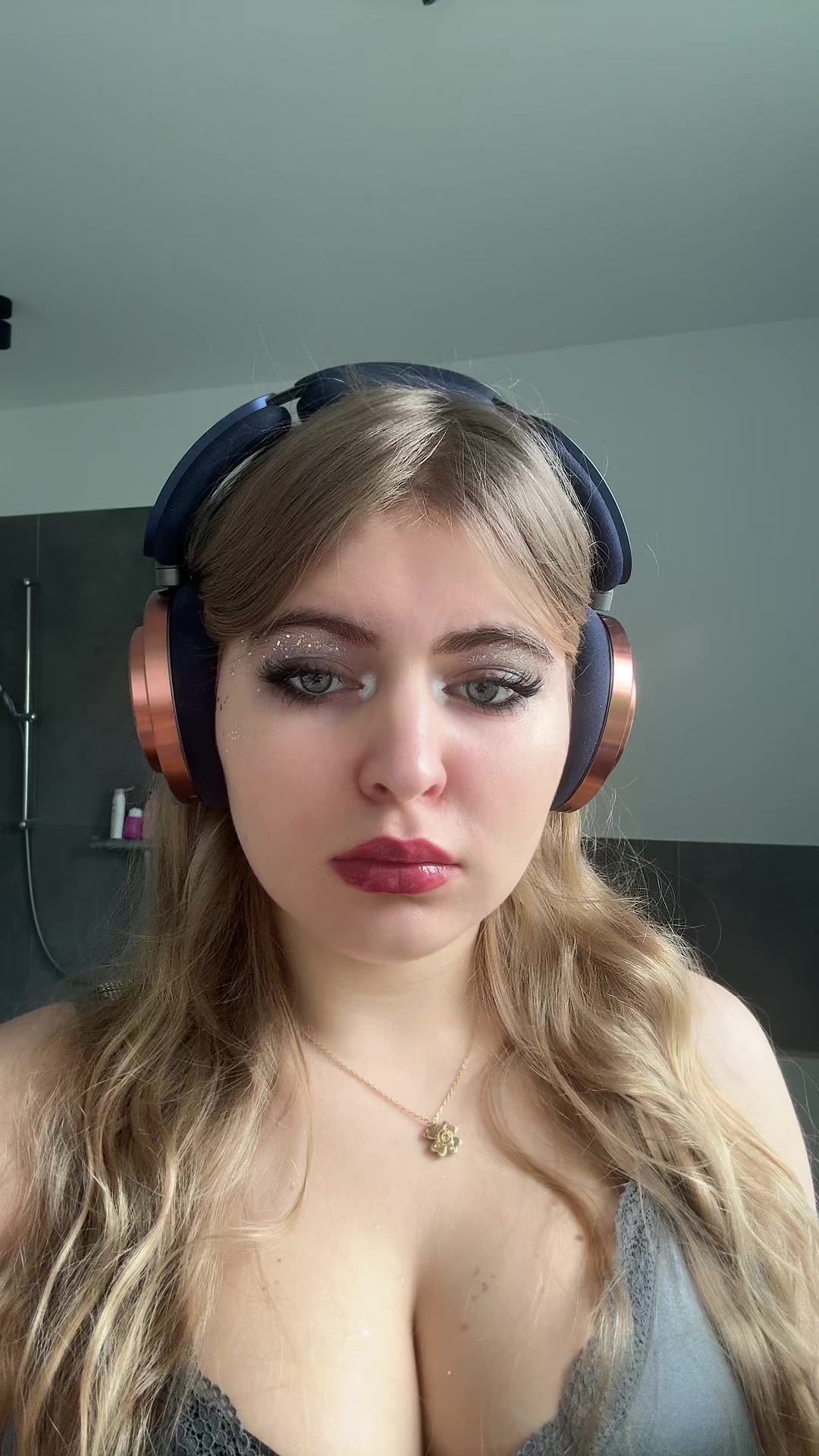@Ruru