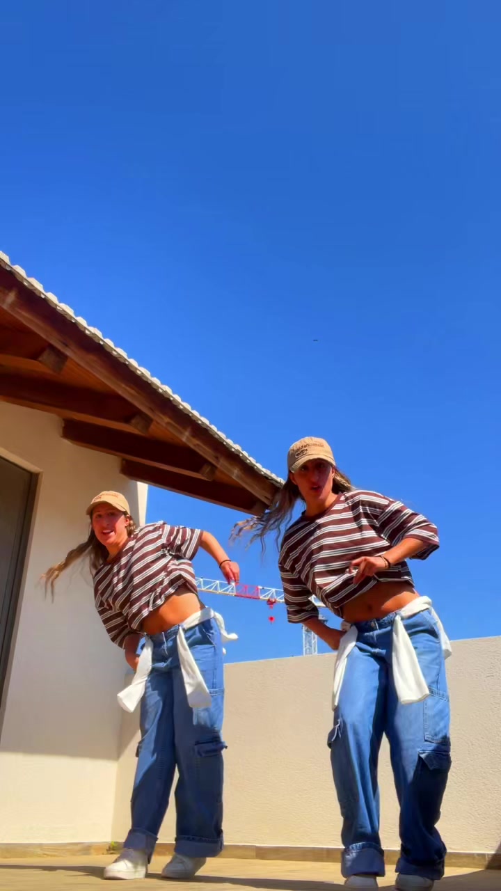 @NoaHilaTwins