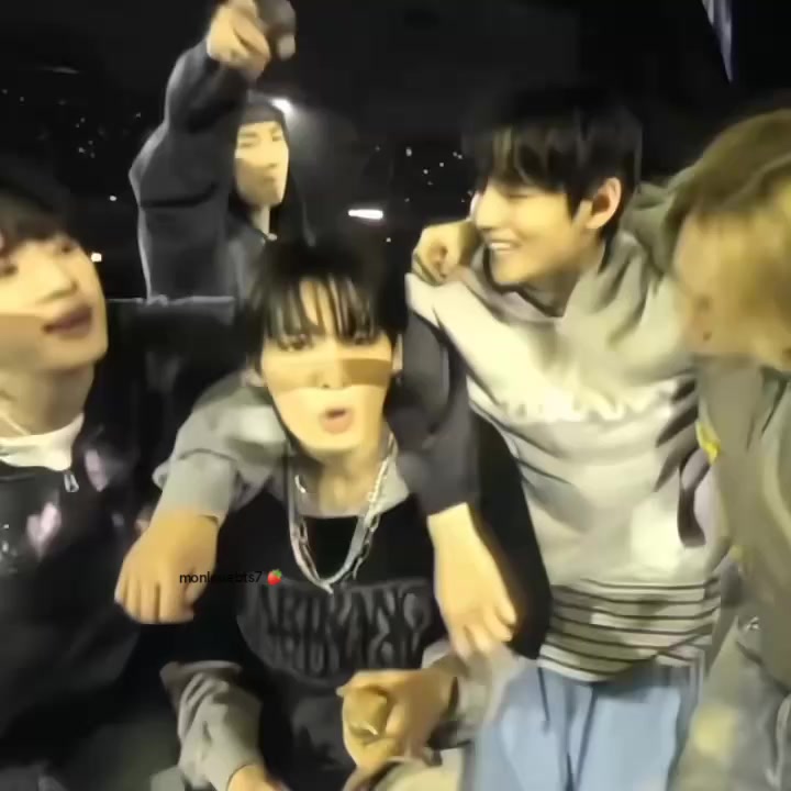 @Mon loves bts7 🍓
