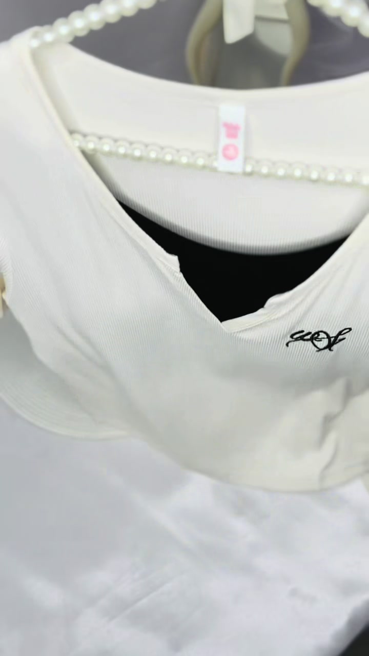 @Lucy Lingerie