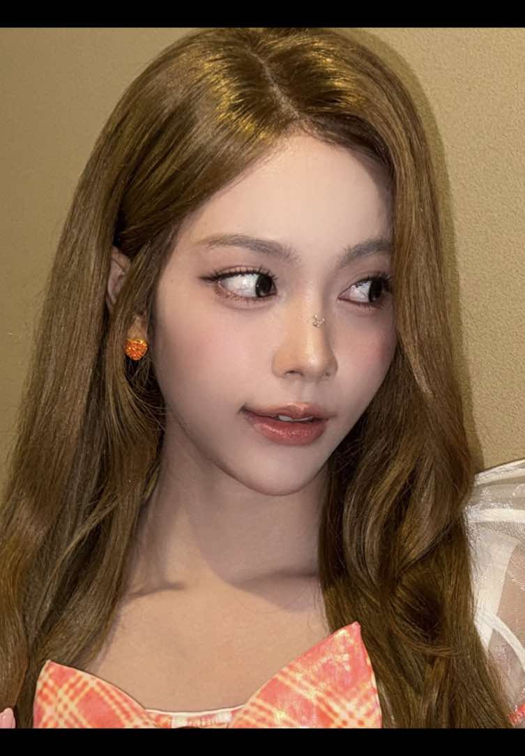 @⃟