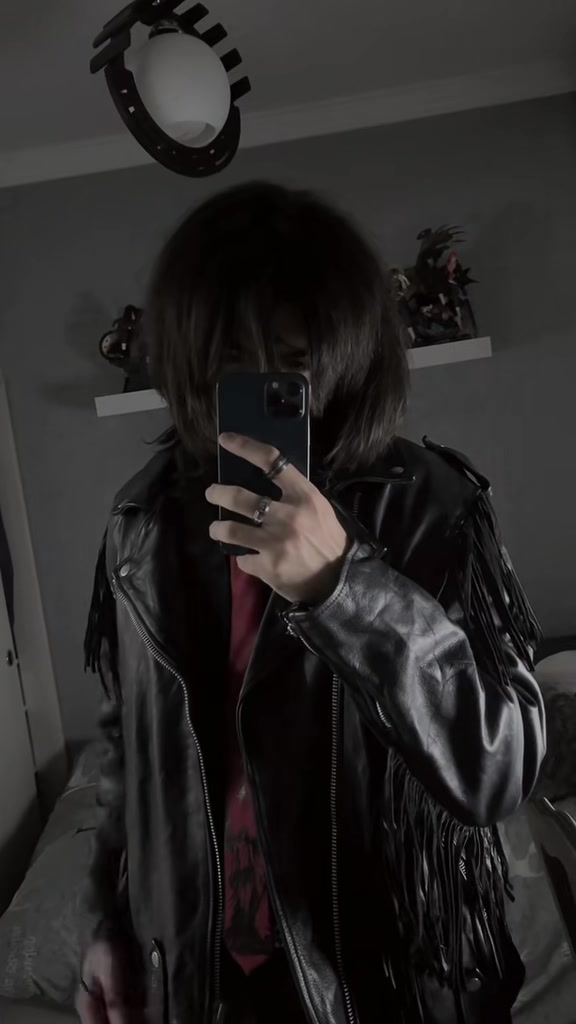 @blooodyravenn