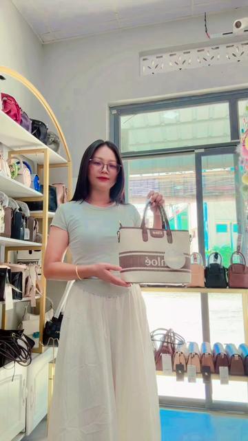 @Kaw Ni Naing(Baby Care&Bag)