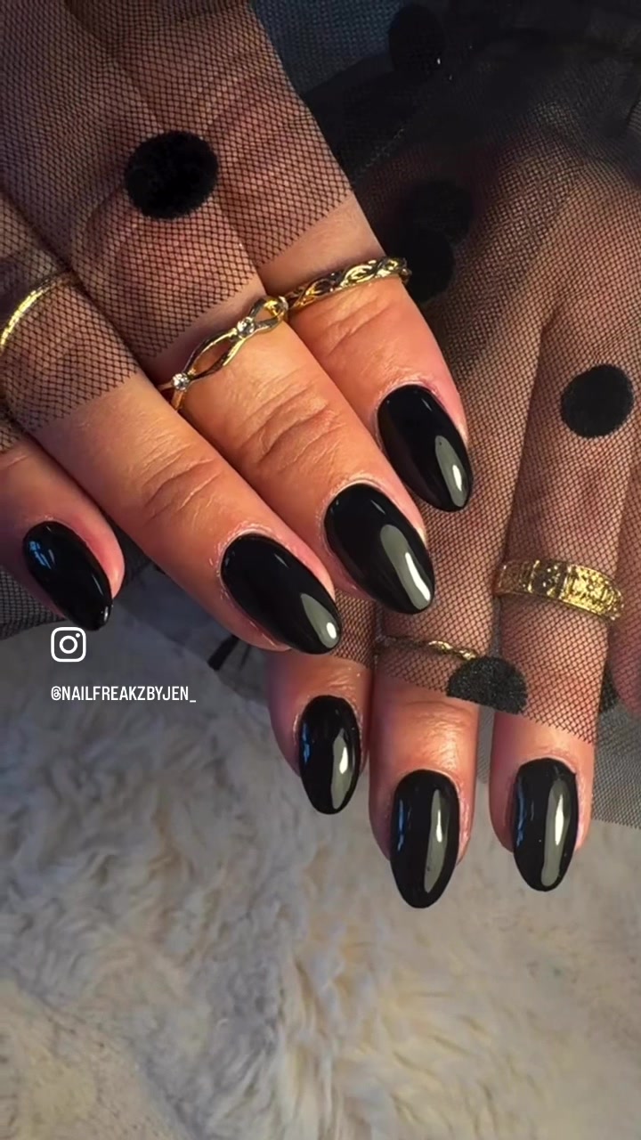 @Nailfreakz by Jen