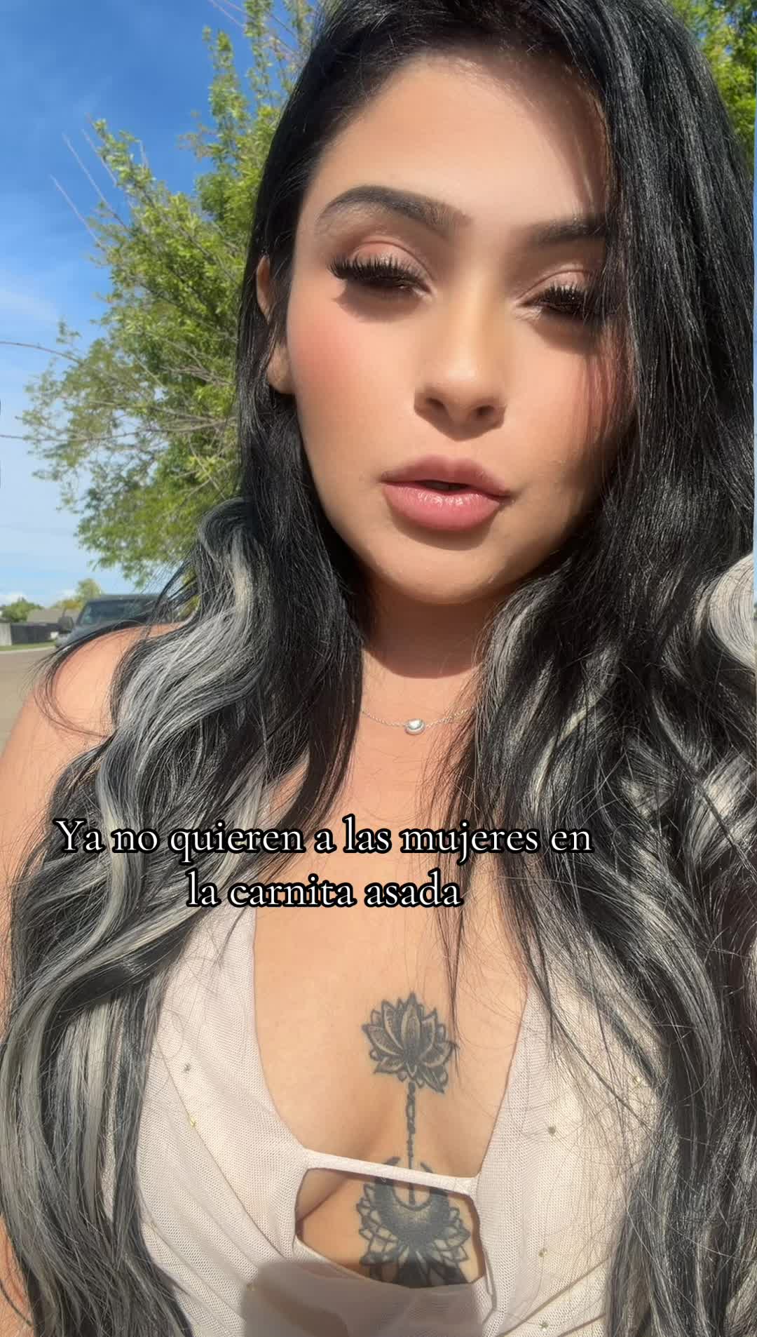 @🍑🥭Lady Millones🥭🍑