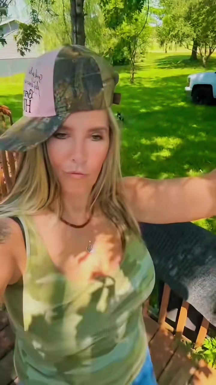 @JulieMarieRiggs