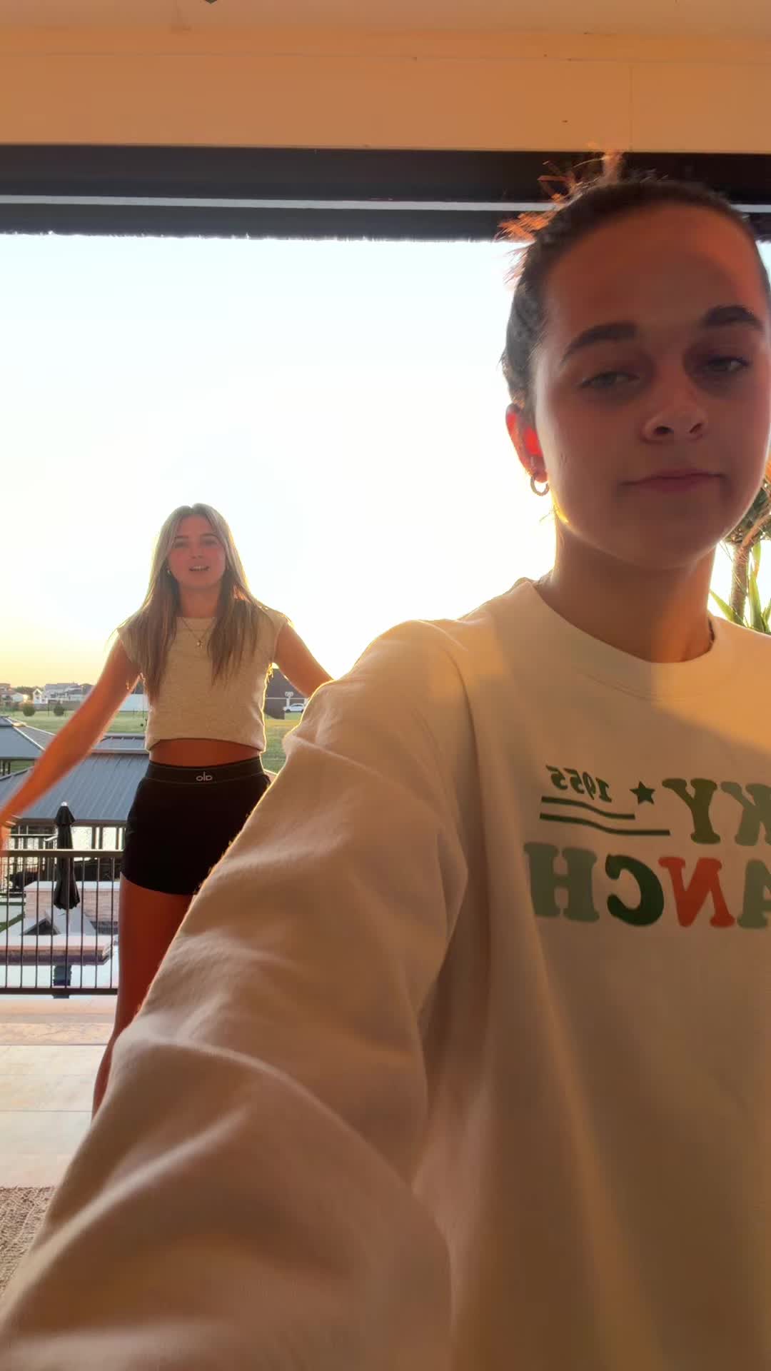 @😇