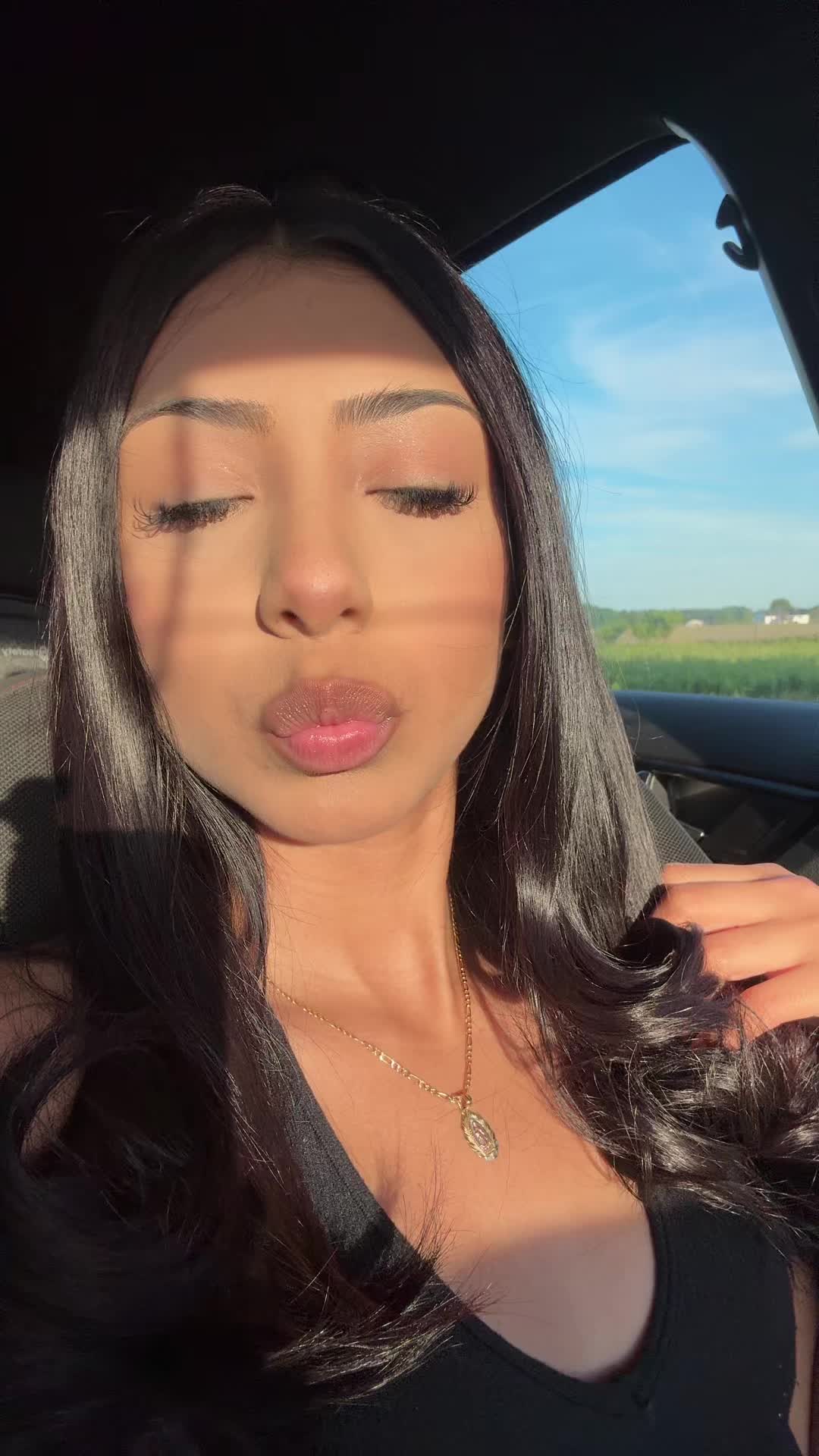 @mona hernandez