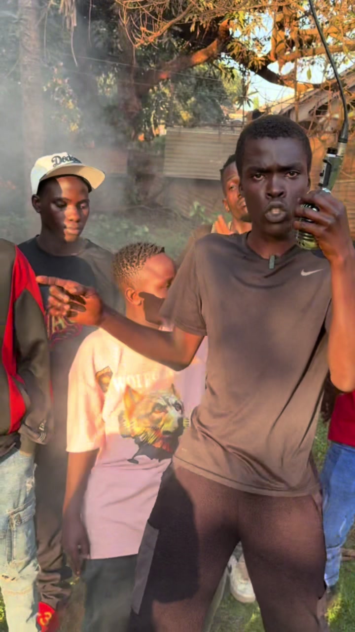 @FlossDaArtist🇺🇬🇬🇧