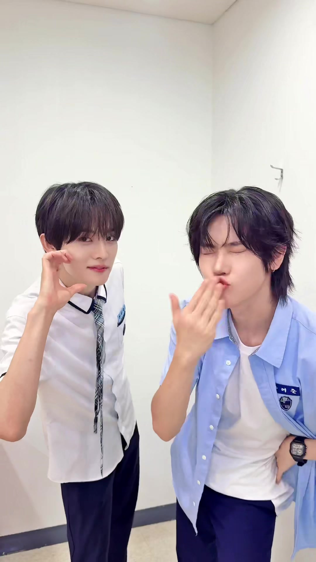 @CLOSE YOUR EYES