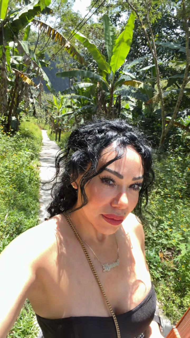 @Dyana