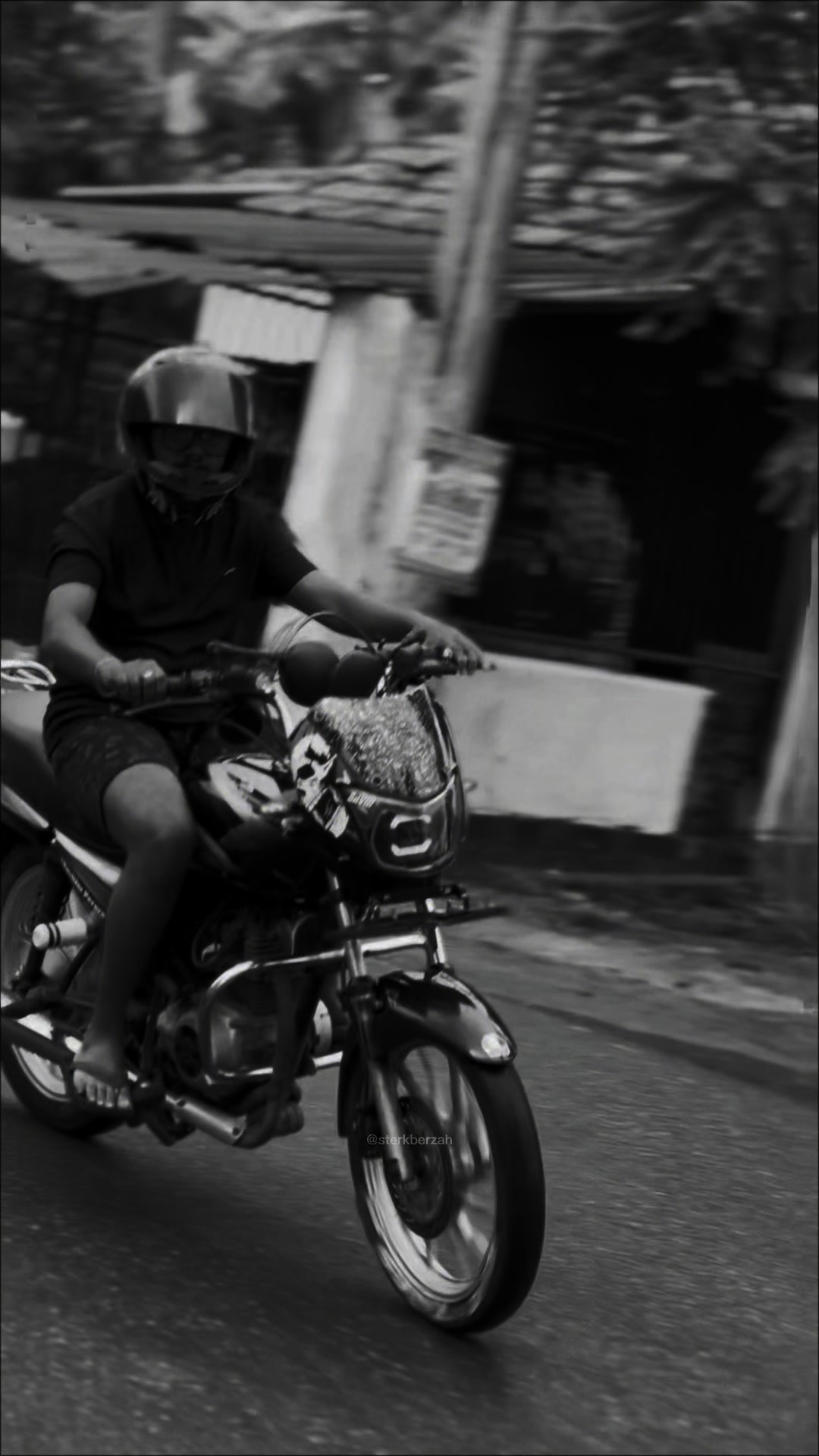 @𝗦𝗔𝗩𝗜𝗧𝗛𝗨 𝗥 perera